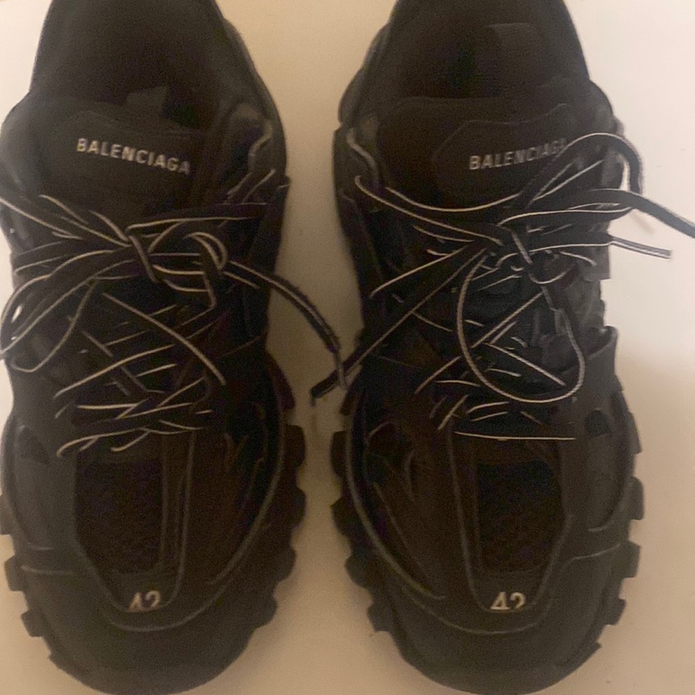 Balanciaga tracks